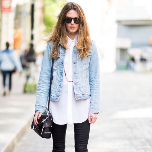 Levi’s Medium Wash Stretch Trucker Jean Jacket - Picture 1 of 11